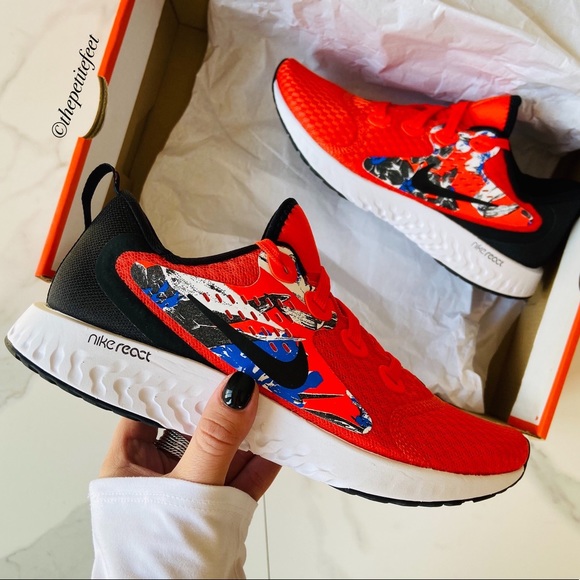 nike legend react floral
